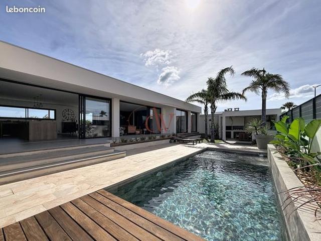 Villa 5 pièces 225 m²