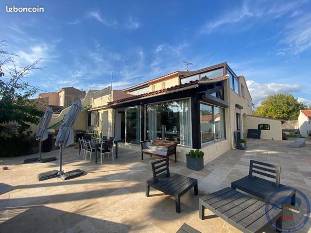 Villa 5 pièces 226 m²