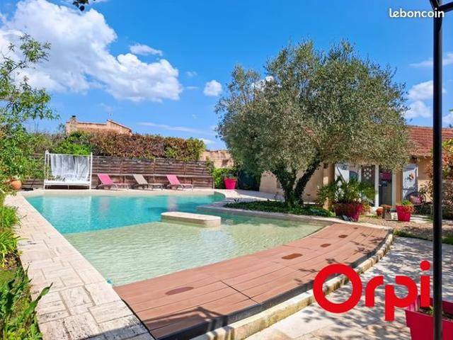 Villa 5 pièces 228 m²