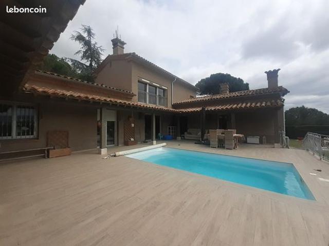 Villa 5 pièces 229 m²