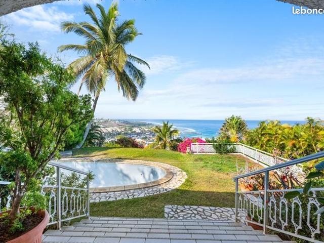 Villa 5 pièces 230 m²