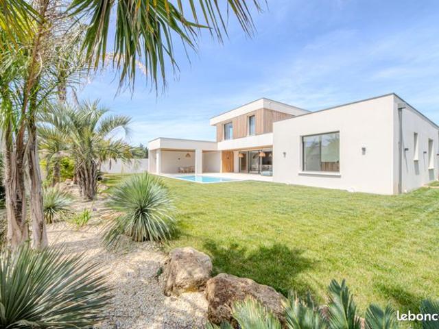 Villa 5 pièces 230 m²