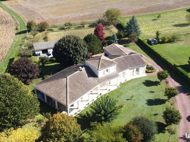 Villa 5 pièces 230 m²
