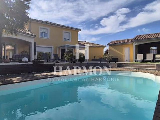 Villa 5 pièces 230 m²