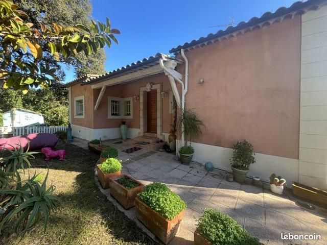 Villa 5 pièces 231 m²