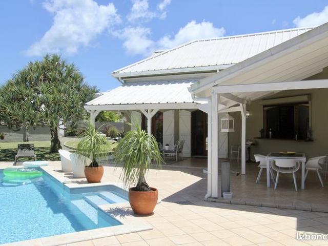 Villa 5 pièces 231 m²