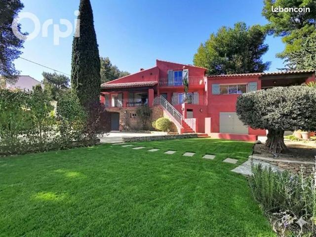 Villa 9 pièces 231 m²