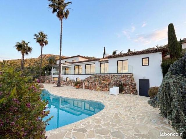 Villa 5 pièces 233 m²