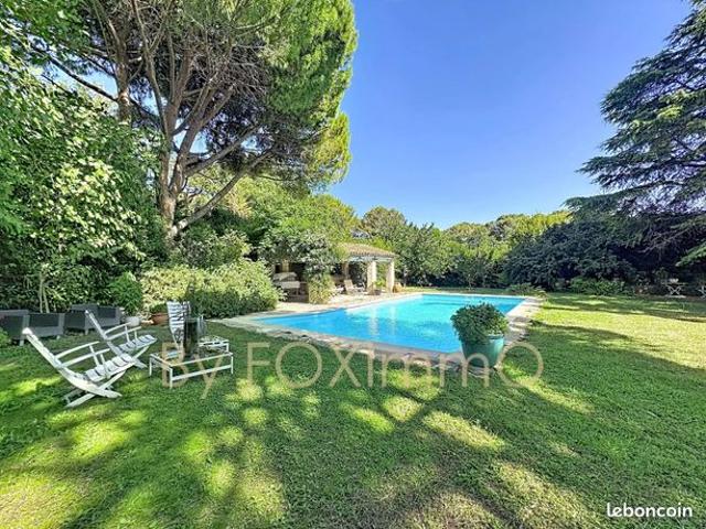 Villa 5 pièces 234 m²
