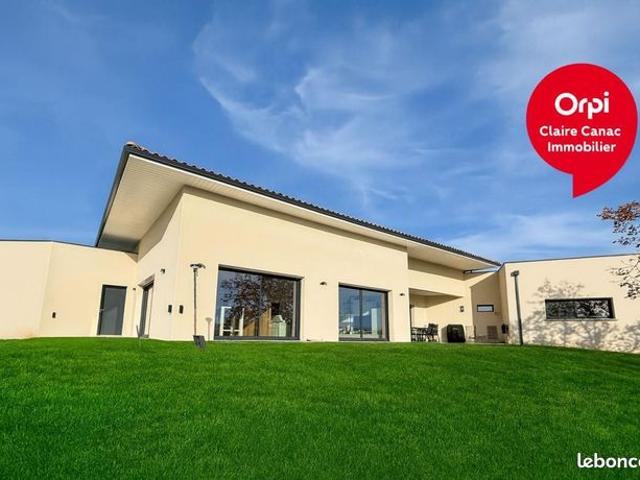 Villa 5 pièces 237 m²