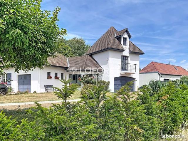 Villa 5 pièces 238 m²