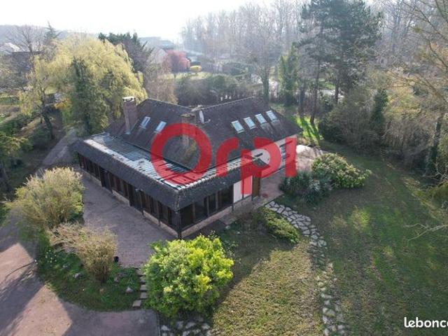 Villa 5 pièces 240 m²