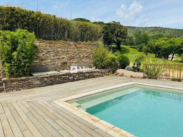 Villa 5 pièces 240 m²