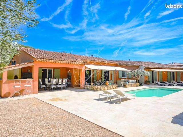 Villa 5 pièces 240 m²