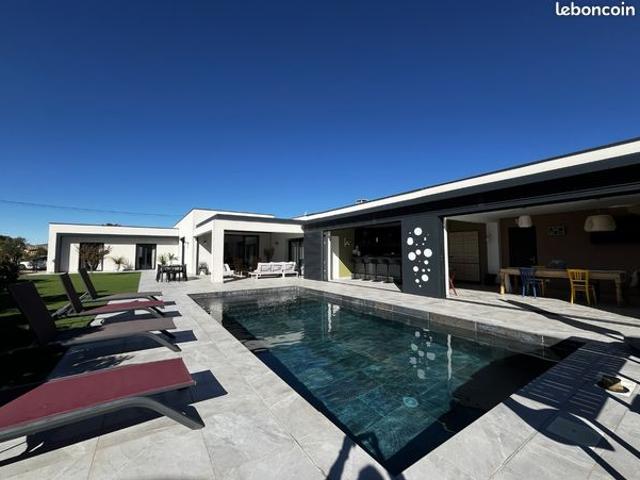 Villa 5 pièces 241 m²