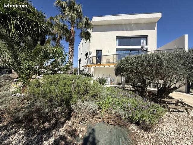 Villa 5 pièces 246 m²