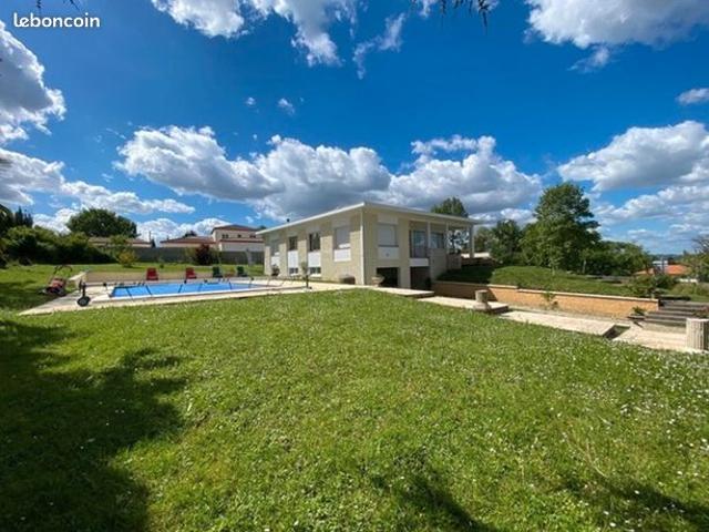 Villa 5 pièces 248 m²