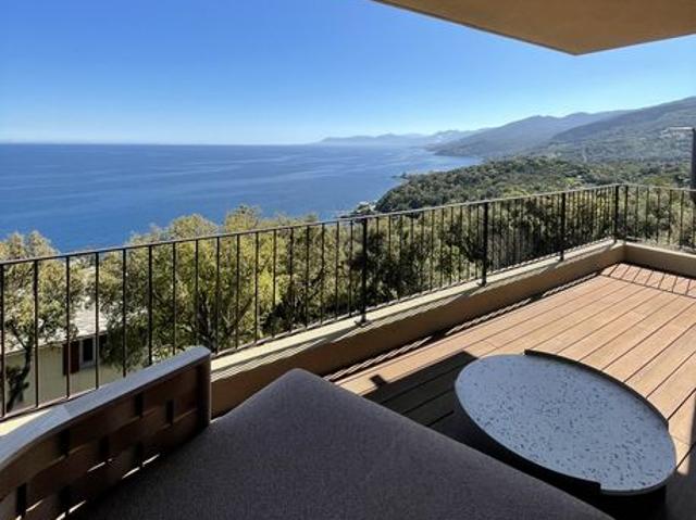 Villa 5 pièces 250 m²