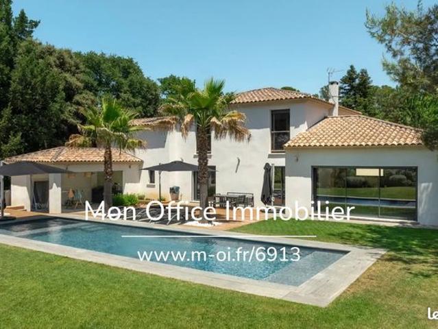 Villa 5 pièces 250 m²