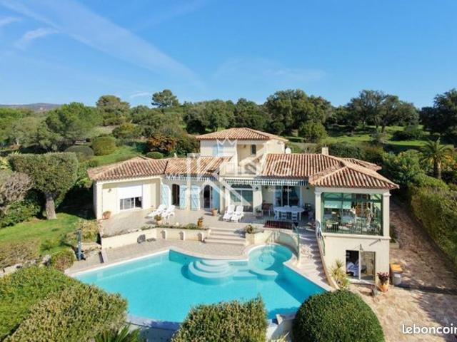 Villa 5 pièces 250 m²