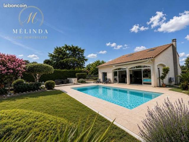 Villa 5 pièces 250 m²