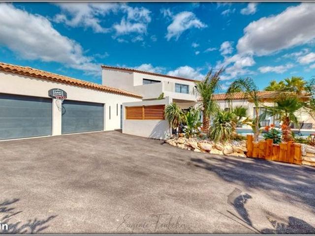 Villa 5 pièces 254 m²