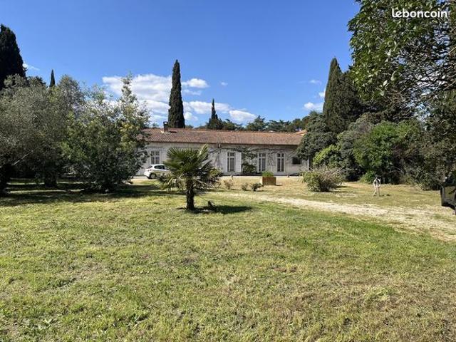 Villa 5 pièces 258 m²