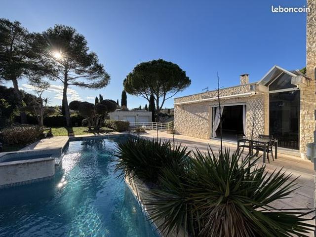 Villa 5 pièces 265 m²
