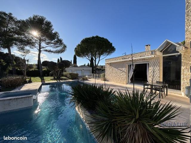 Villa 5 pièces 265 m²