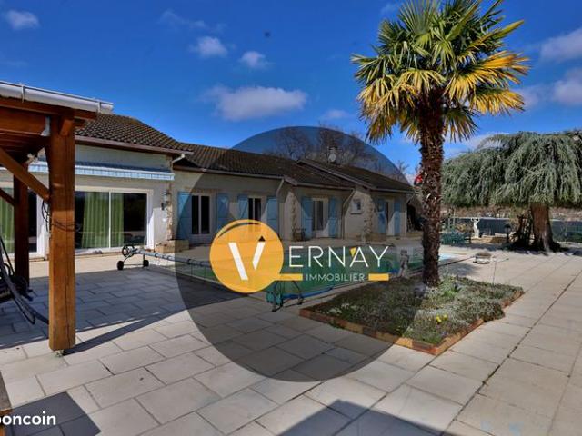 Villa 5 pièces 272 m²