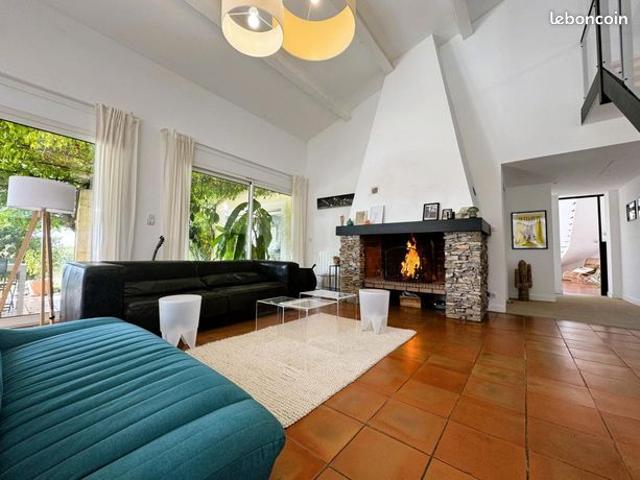 Villa 5 pièces 299 m²