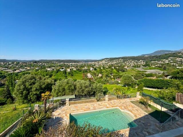 Villa 5 pièces 300 m²