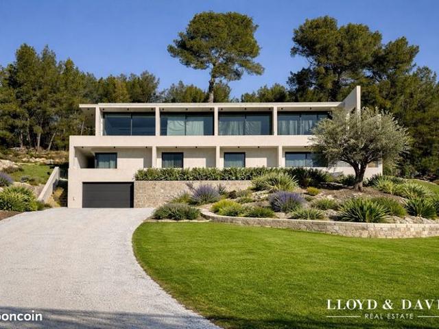 Villa 5 pièces 300 m²