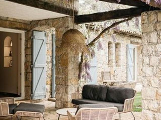 Villa 5 pièces 300 m²