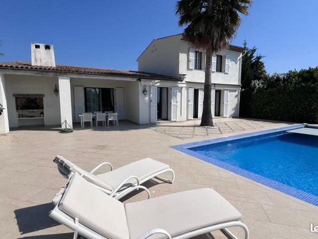 Villa 5 pièces 310 m²