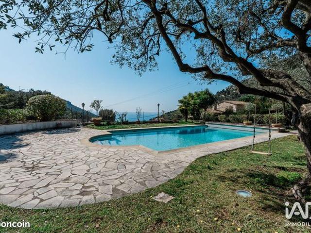 Villa 5 pièces 310 m²