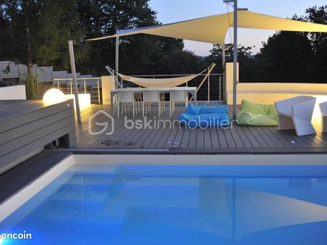 Villa 5 pièces 320 m²