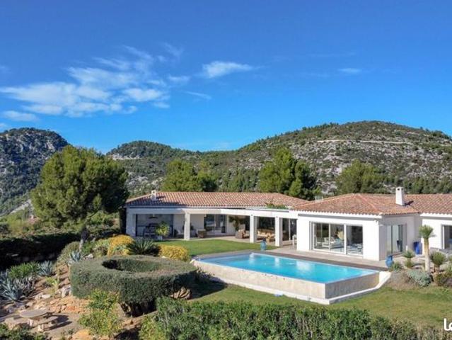 Villa 5 pièces 330 m²