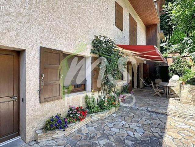 Villa 5 pièces 340 m²