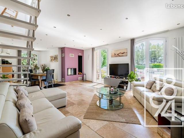 Villa 5 pièces 350 m²
