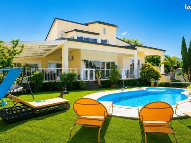 Villa 5 pièces 359 m²