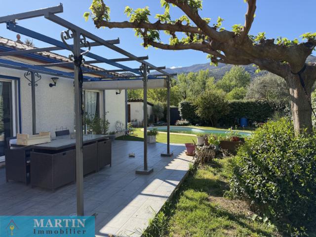 VILLA 5 PIECES PLEIN PIED 4 FACES PISCINE