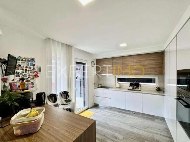 villa 5 quarto, União das freguesias de Santa Iria de Azoia Lisboa DS101501472