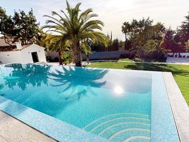 Villa 6 Dormitorio Marbella Andalucía ES98303639