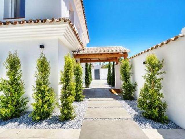 Villa 6 Dormitorio Marbella Andalucía ES98303765
