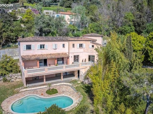 Villa 6 pièces 442 m²