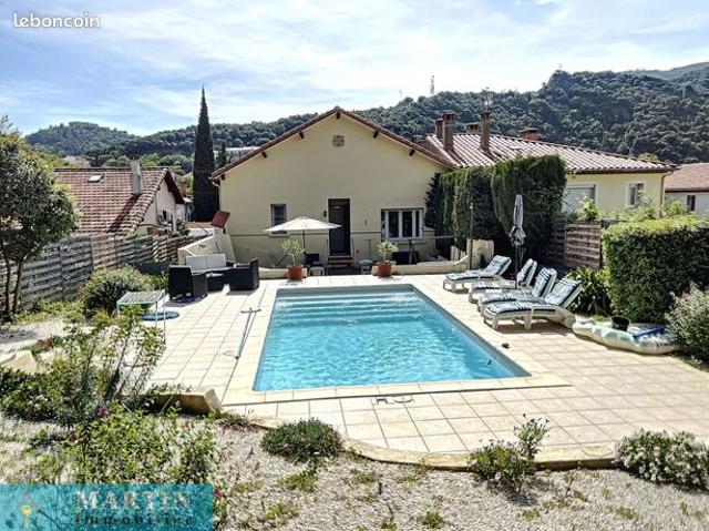 Villa 6 pièces 102 m²