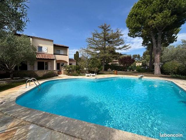Villa 6 pièces 121 m²
