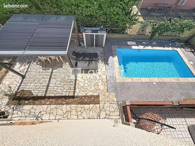Villa 6 pièces 121 m²