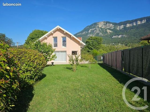 Villa 6 pièces 155 m²